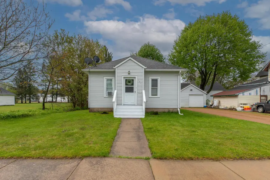 121 6th Ave, Antigo, WI 54409 - #3