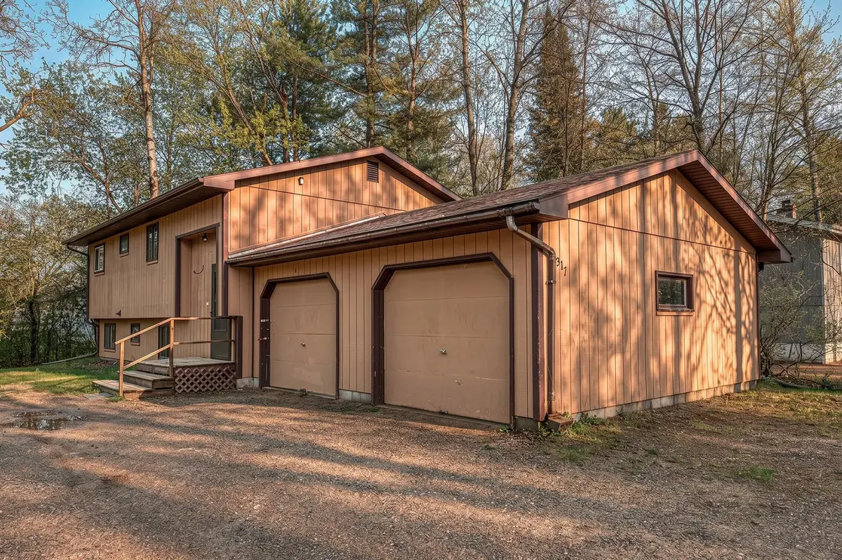 517 Minnesota St, Eagle River, WI 54521 - #1