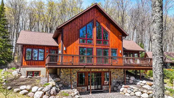7824 Crab Lake Rd, Presque Isle, WI 54557