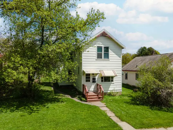 309 5th St S, Crystal Falls, MI 49920
