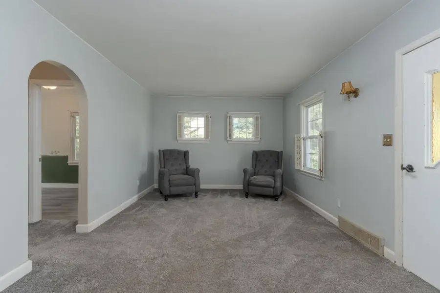 221 Division St W, Iron River, MI 49935 - #2