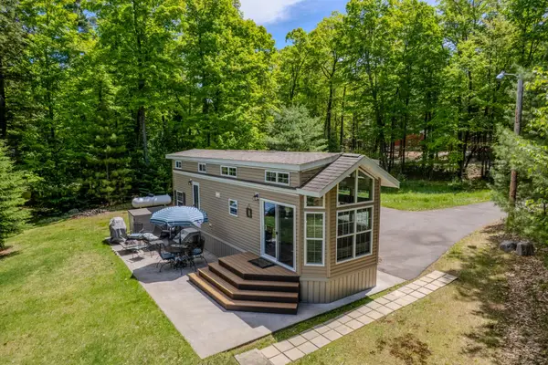 9088 Mid Lake Rd, Woodruff, WI 54568