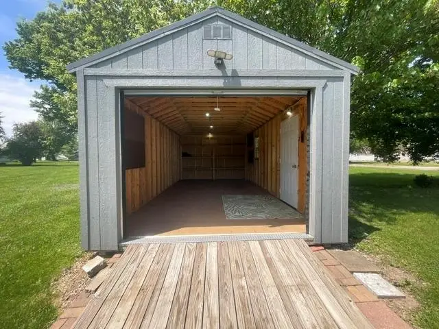611 Farwell Ave, Antigo, WI 54409 - #3