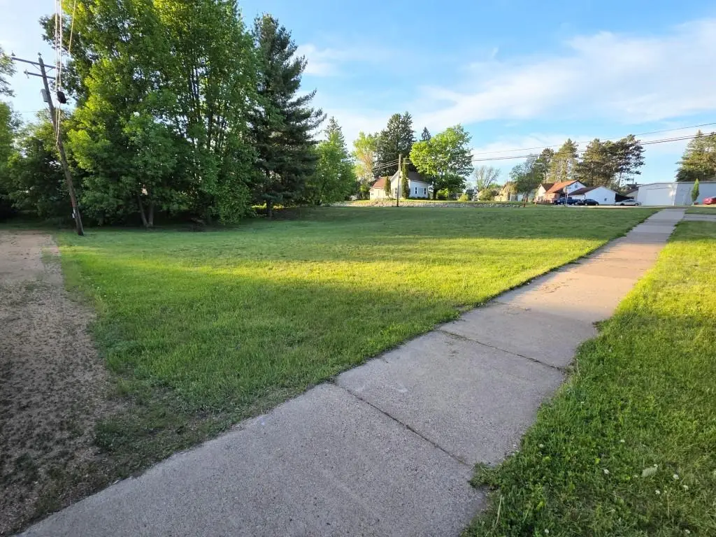 903 Grand Ave, Merrill, WI 54452 - #1