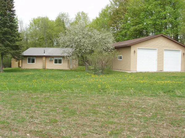 W9002 Moonshine Alley, Catawba, WI 54515