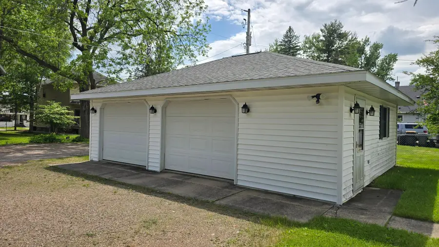 621 Graham Ave, Antigo, WI 54409 - #2