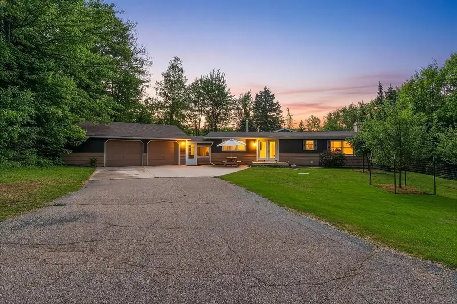 11598 Kosir Ln, Silver Cliff, WI 54104 - #2