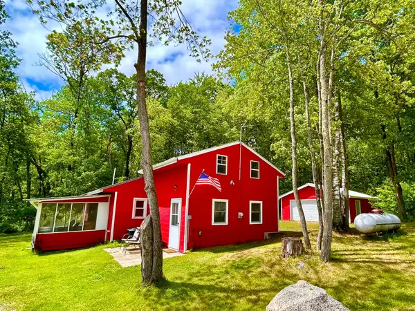 N15043 Bolander Landing Rd, Amberg, WI 54102