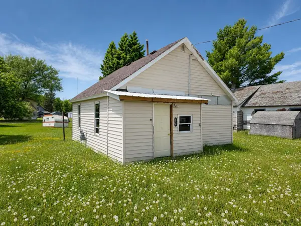 518 Presque Isle St, Marenisco, MI 49947