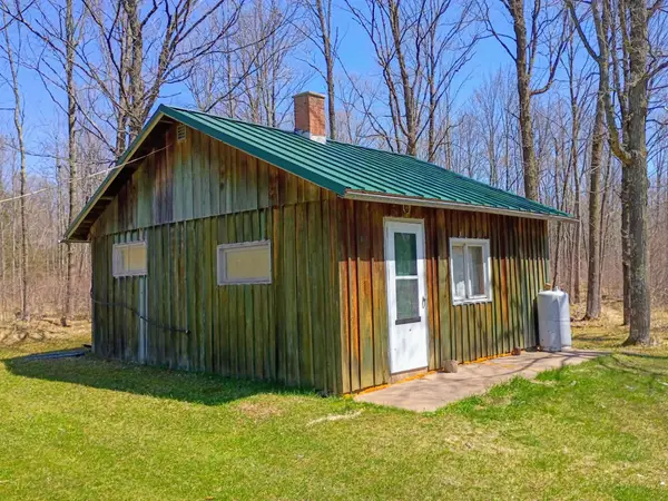 W6786 Silver Creek Rd, Ogema, WI 54490