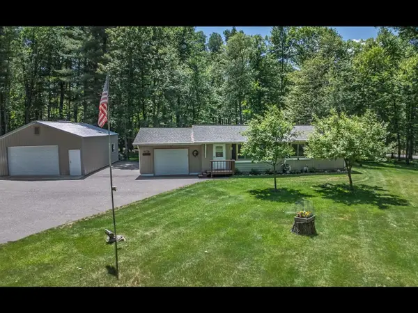 1595 Englewood Dr, Woodruff, WI 54568