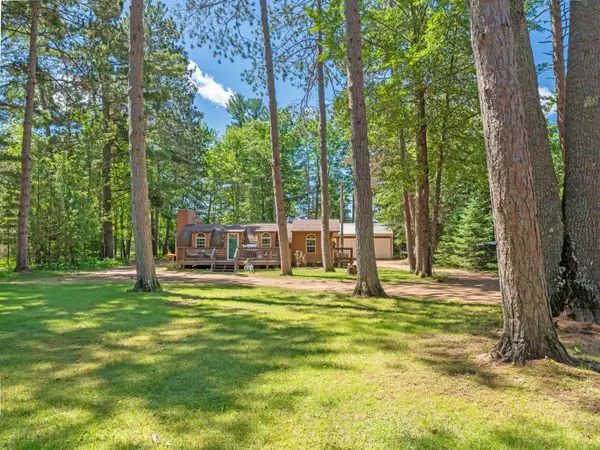 9571 Country Club Rd, Minocqua, WI 54548