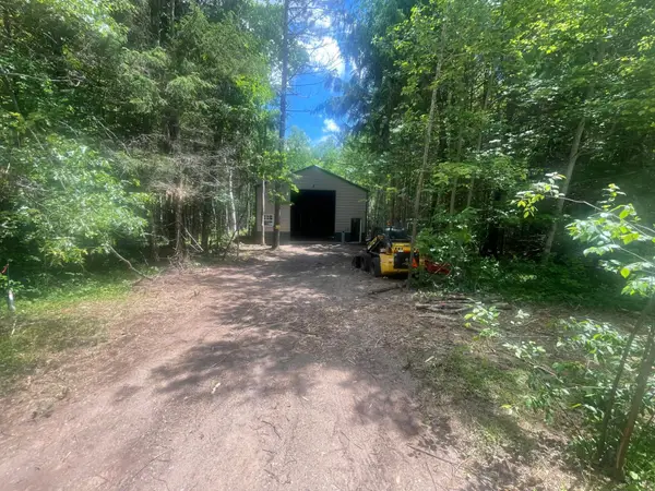 1070 Tomahawk Lake Rd W, Minocqua, WI 54548