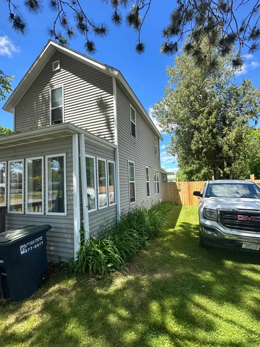 402 Washington St W, Crandon, WI 54520 - #3