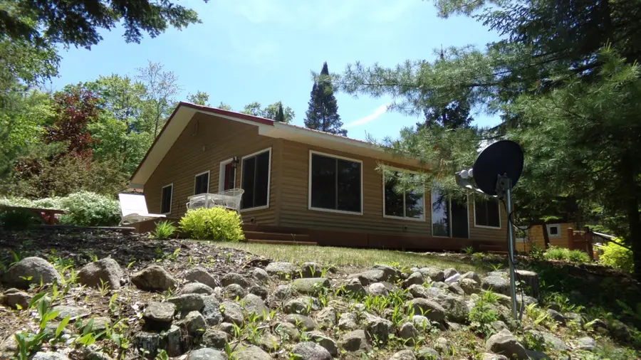 12385 Oak Ln, Crivitz, WI 54114 - #2