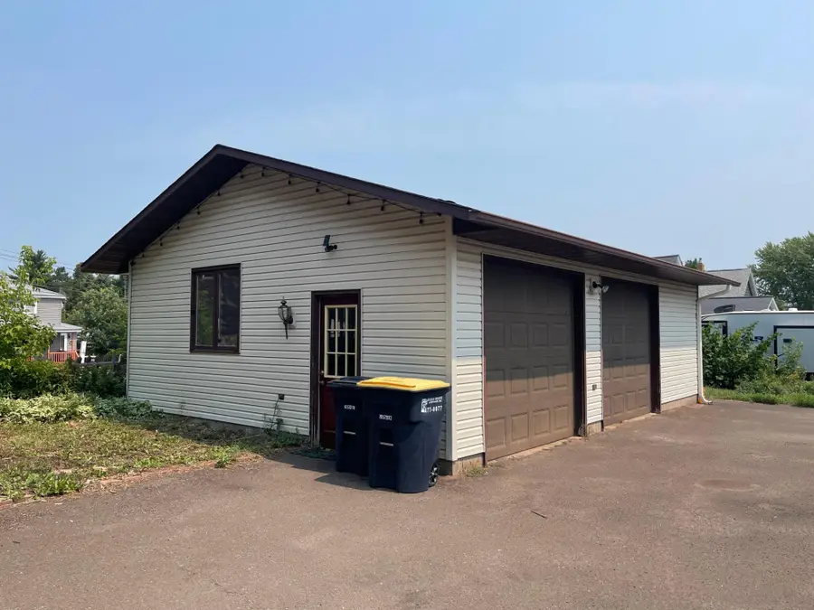 220 Park St, Ironwood, MI 49938 - #2