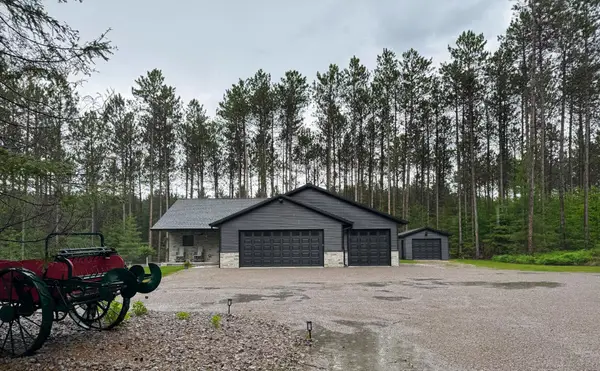 4488 Cross Country Rd, Rhinelander, WI 54501