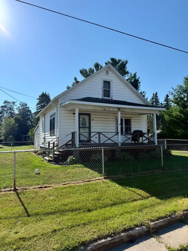 1002 Deleglise St, Antigo, WI 54409