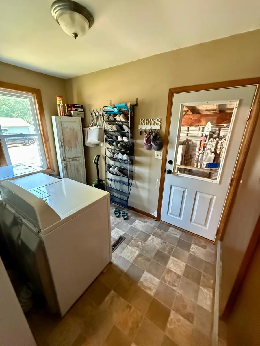1002 Deleglise St, Antigo, WI 54409 - #3