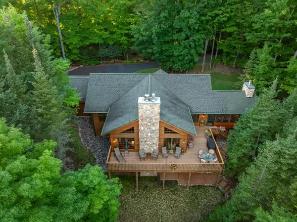 7143 Shore Dr N, Lake Tomahawk, WI 54539