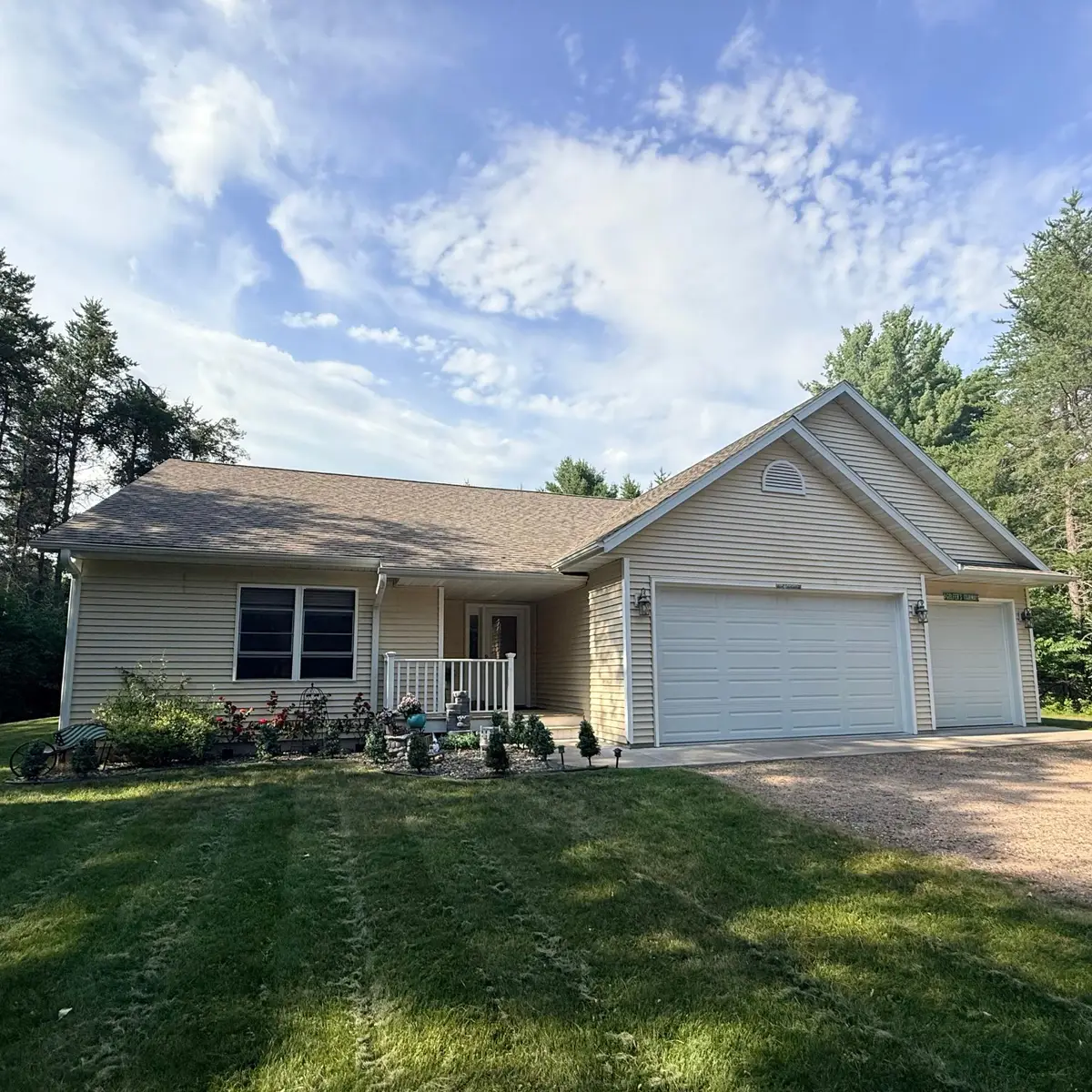 7402 Forest Dr, Minocqua, WI 54548 - #1