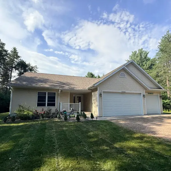7402 Forest Dr, Minocqua, WI 54548