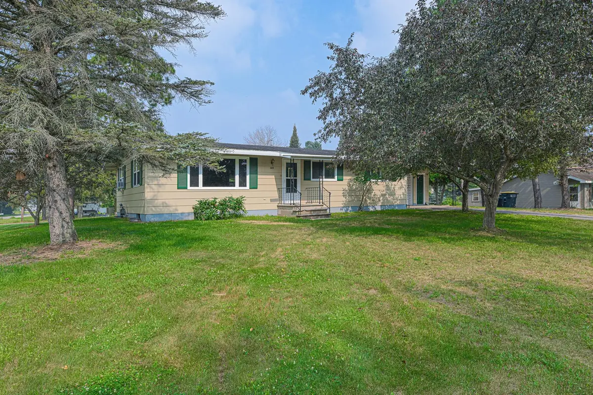 320 2nd St S, Eagle River, WI 54521 - #1