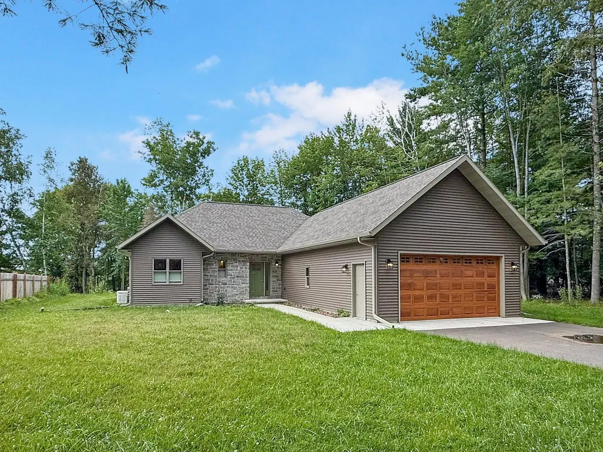 406 Sherburn St, Eagle River, WI 54521 - #1