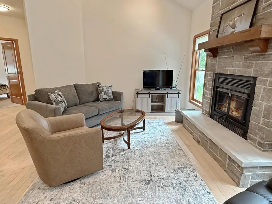 406 Sherburn St, Eagle River, WI 54521 - #3