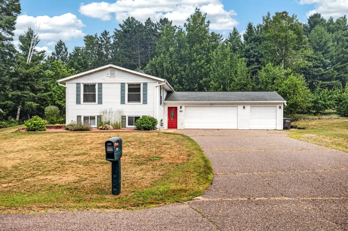 101 Hillcrest Dr, Tomahawk, WI 54487 - #1