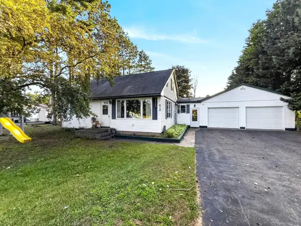 612 Wisconsin St N, Eagle River, WI 54521