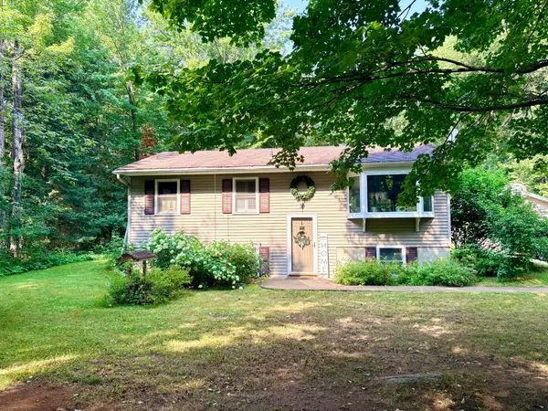 4733 Victoria Dr, Rhinelander, WI 54501