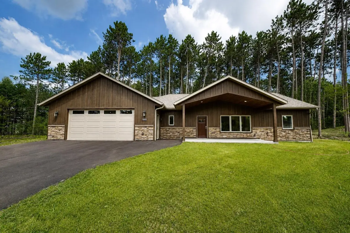 1002 10th St E, Menomonie, WI 54751 - #1