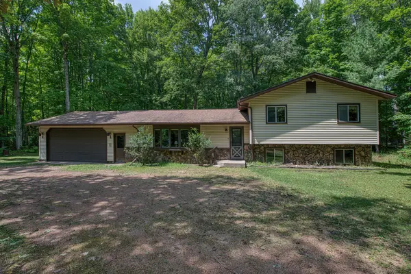 2051 Pinewood Dr, Eagle River, WI 54521