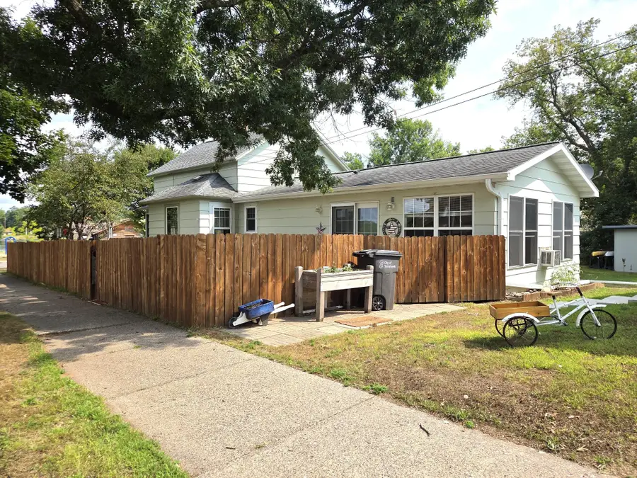 104 River St, Tomahawk, WI 54487 - #3