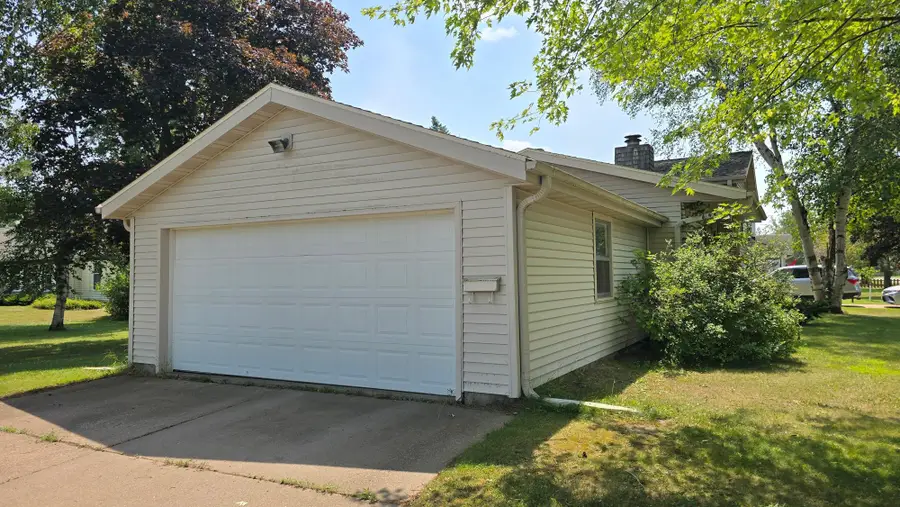 249 Fischer St, Antigo, WI 54409 - #2