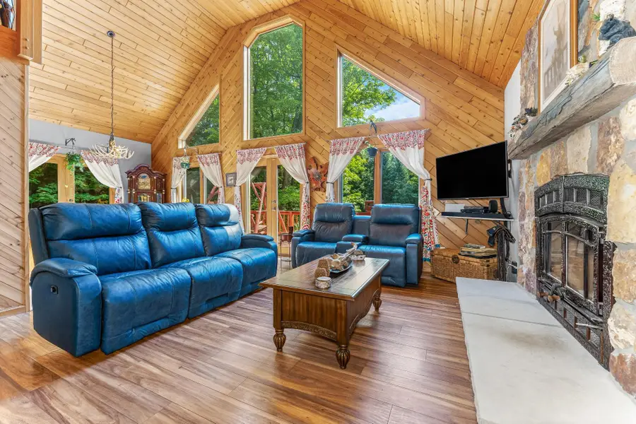 8680 Hoop Ln, Minocqua, WI 54548 - #3