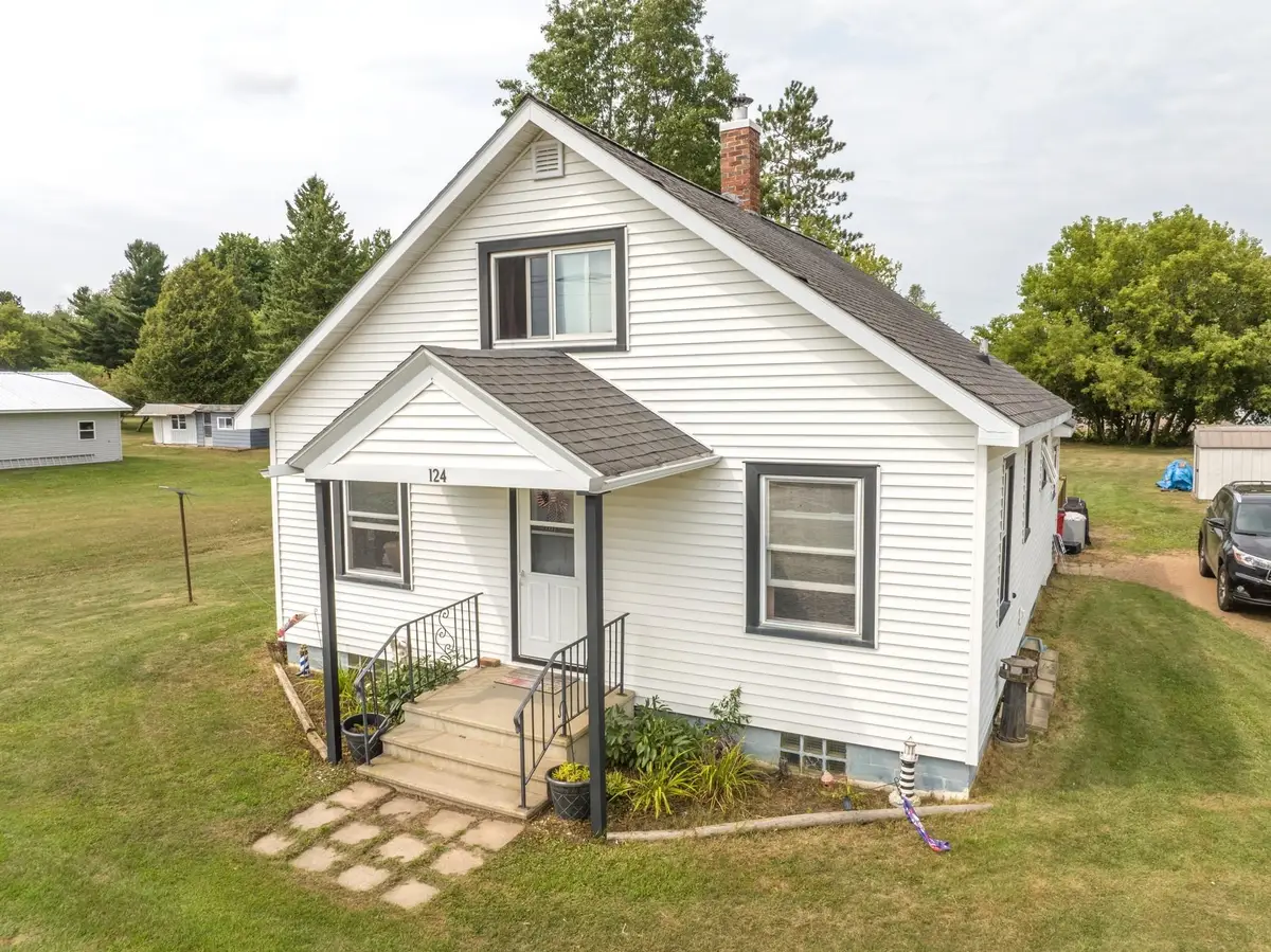 124 2nd Ave, Antigo, WI 54409 - #1