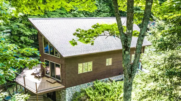 7260 Bear Trl, Presque Isle, WI 54557