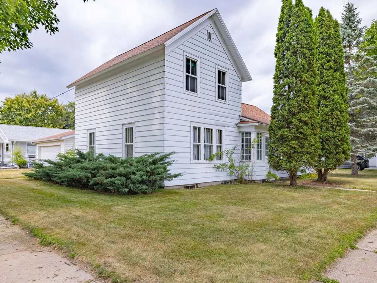 300 Stuyvesant St N, Merrill, WI 54452 - #1