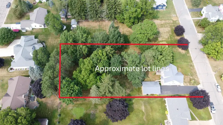 406 Deresch St, Antigo, WI 54409 - #3