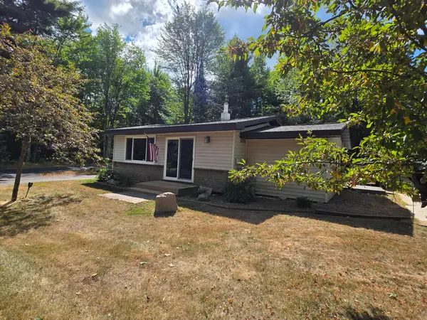 W6947 Loop Rd, Tomahawk, WI 54487