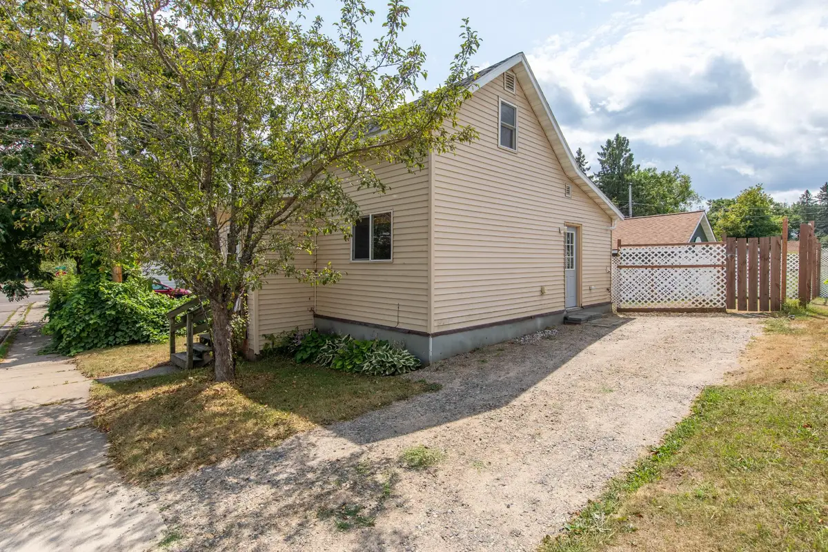 15 W Montrose St, Rhinelander, WI 54501 - #1