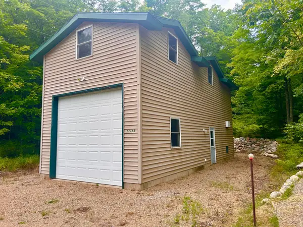 11185 Old 8 Rd, Crandon, WI 54520