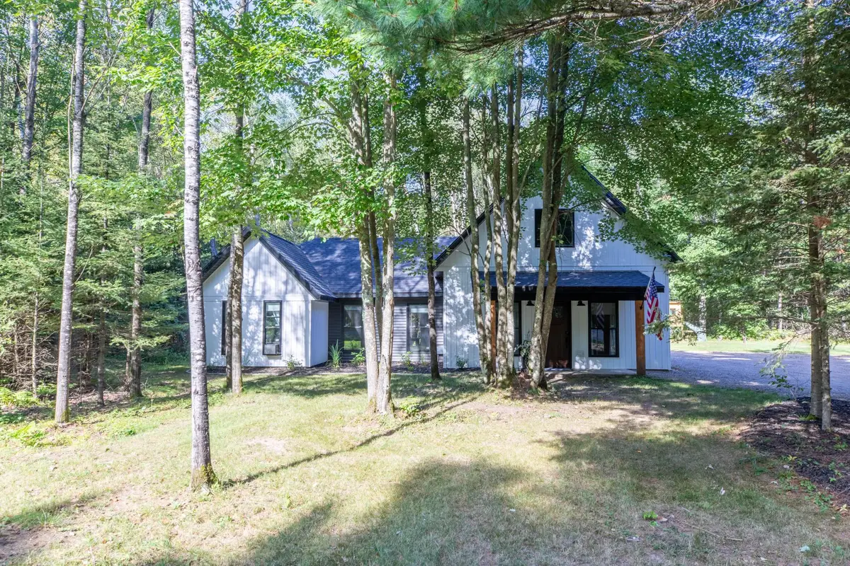 981 Loon Lake Rd, Eagle River, WI 54521 - #1