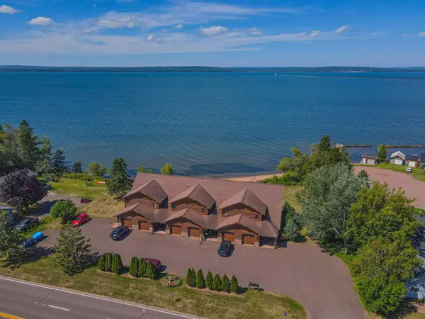 2729 Lake Shore Dr #5, Ashland, WI 54806