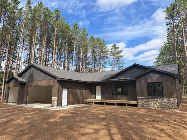 7376 Pine Grove Cir, Minocqua, WI 54548