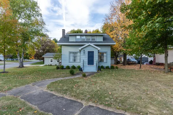 508 W H St, Iron Mountain, MI 49801