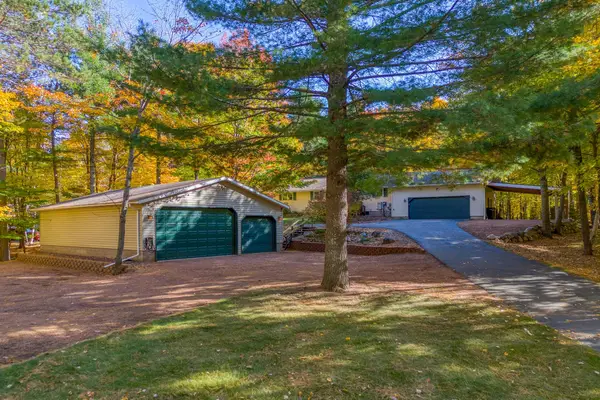 9865 Wintergreen Dr, Minocqua, WI 54548