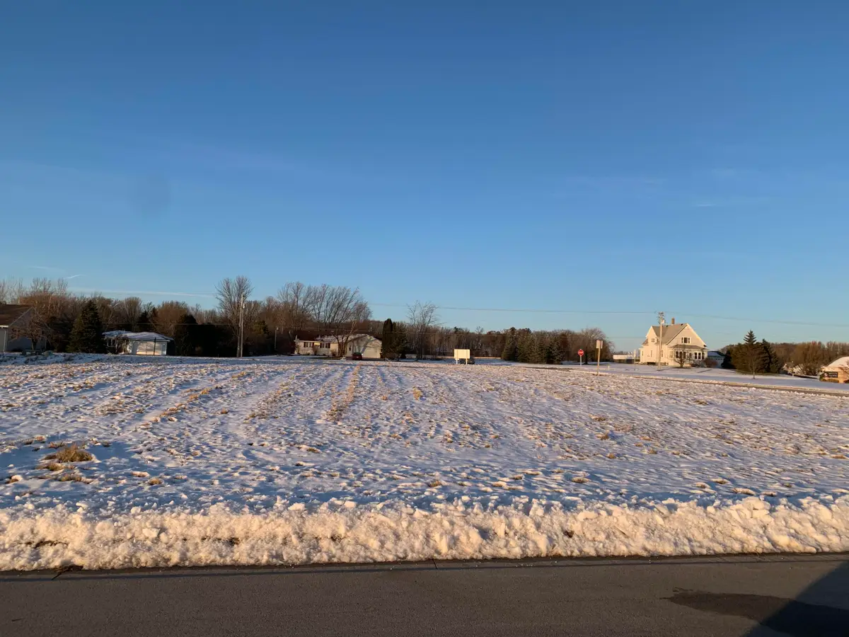 506 Pine Ridge Ave, Howards Grove, WI 53083 - Image #1